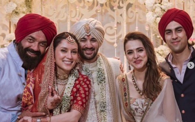  Sunny Deol's son Karan's wedding was celebrated by film stars