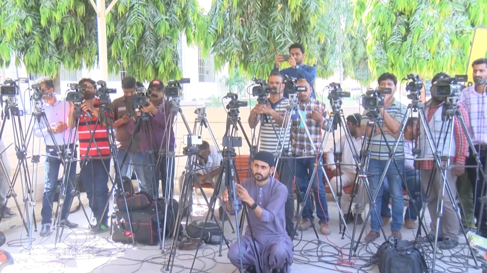  Association of Karachi Assignment Editors (Akae) congratulates newly elected members  of Association of Camera Journalists on their success
