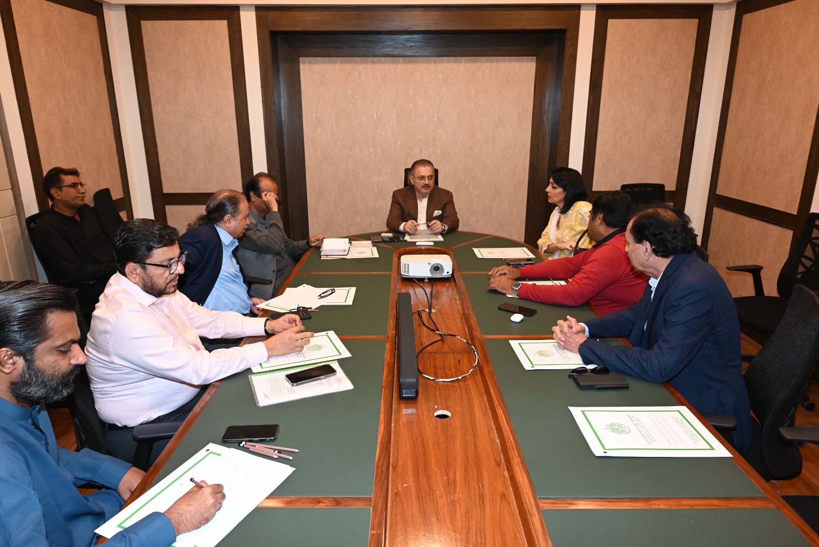 A delegation from the Pakistan Broadcasters Association (PBA) Radio Committee, led by Sara Tahir Khan called on Minister of Information, Transport, and Mass Transit Sharjeel Memon, at the Archives Complex in Karachi.