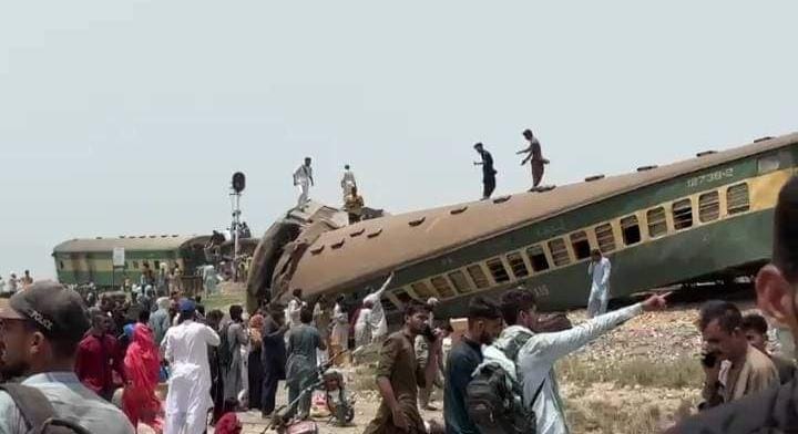 Hazara Express train accident near Nawabshah: 30 people killed, more than 80 injured, 20 in critical condition