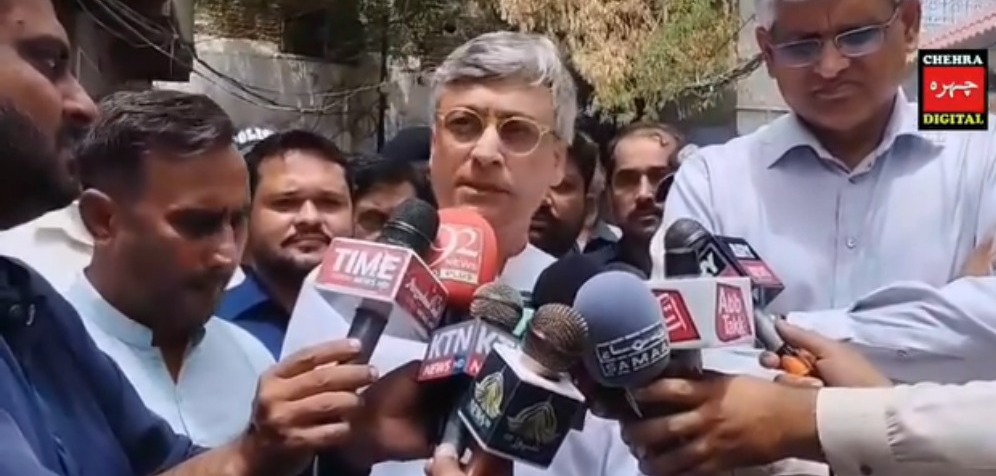 In connection with the arrest of the killers of journalist John Muhammad, the journalists met the caretaker interior minister of Sindh.