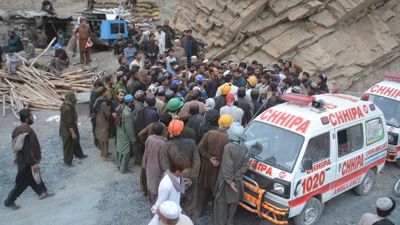 Operation underway to evacuate coal miner in Harnai -