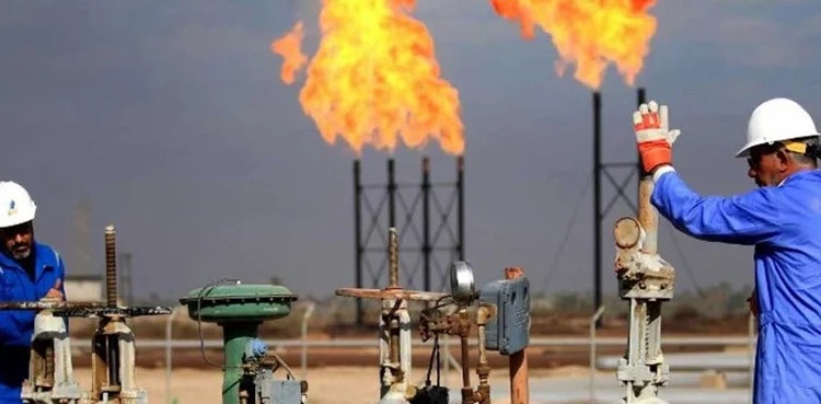 More new deposits of oil and gas have been discovered in Ghotki district of Sindh.