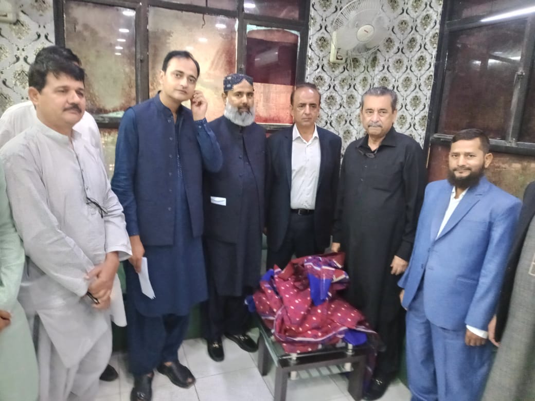 Syed Najmi Alam distributed the offer orders among the passers of grade 17 exams