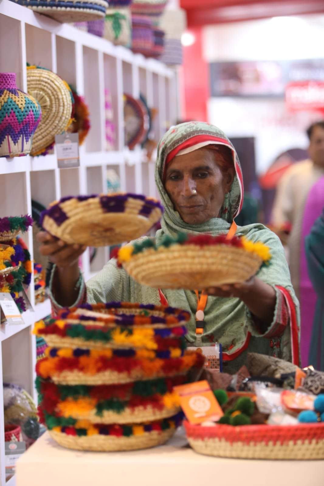    SRSO to organize 15th Sartyoon Sang Crafts Exhibition from May 15 in Karachi's Dolmen Mall   