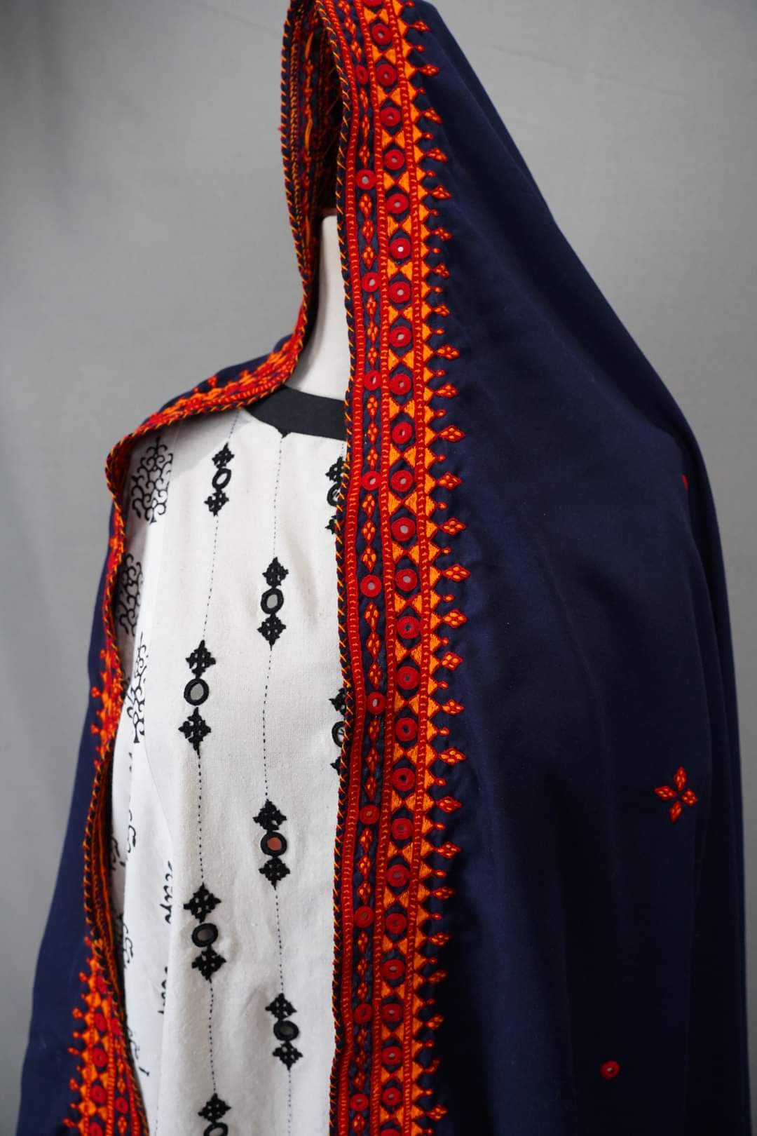 Murtaza Wahab to open three day Satryoon Sang Crafts Exhibition in Karachi's Dolmen Mall 
