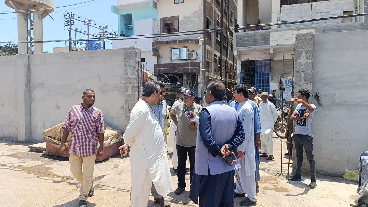Advisor Syed Najmi Alam order to immediately demolish illegal constructions in the Fisheries Department