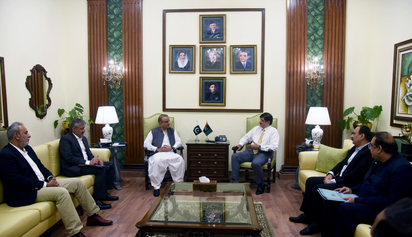 Federal, Sindh govts agree to construct M6 highway from Karachi to Sukkur instead of from Hyderabad to Sukkur.