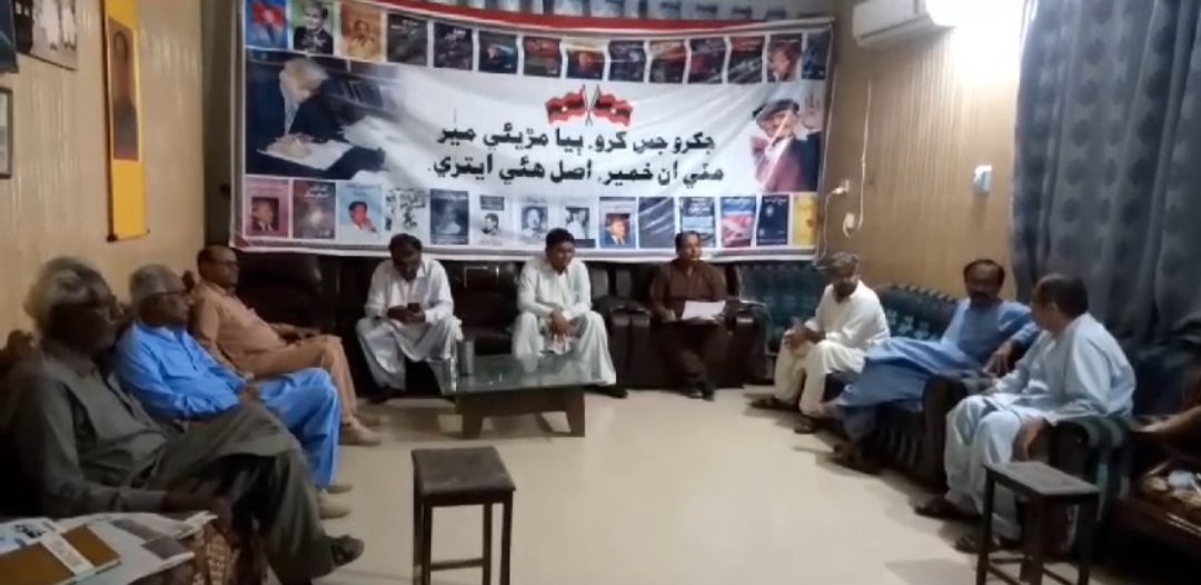Awami Tehreek President Advocate Vasand Thari, along with Central Vice Presidents Noor Ahmad Katiar, Hooralnisa Palijo, Sattar Rind and Husna Rahujo, expressed deep concern over the dire economic situation faced by farmers in Sindh in a joint statement on Tuesday.  