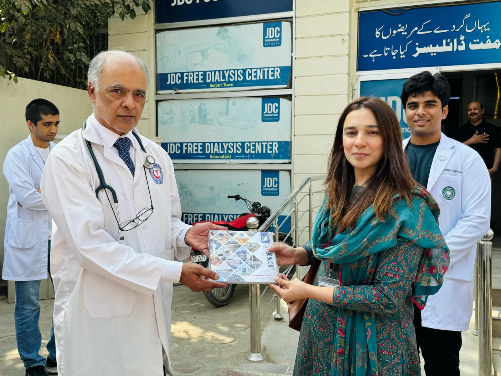 Aga Khan University Students Inspired by Visit to JDC Free Dialysis Center