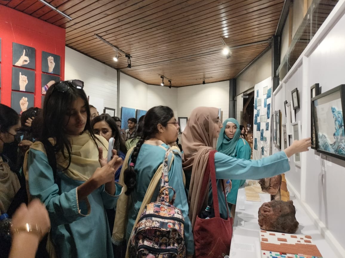 Middle Section Students Inspired by Creativity at Art Exhibition