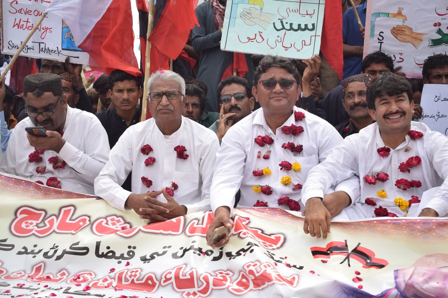 Massive Protest by Awami Tehreek in Golarchi against Corporate Farming and Six New Canals. 