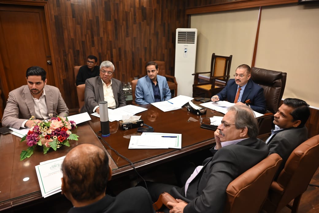 The Sindh government, along with industrialists and business leaders, has agreed that all relevant agencies will collaborate to improve Karachi’s transport infrastructure. 