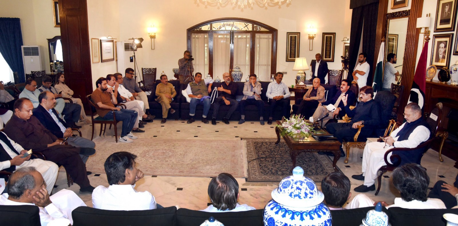 PPP can utilise its strength, power to halt the Cholistan project, says Murad