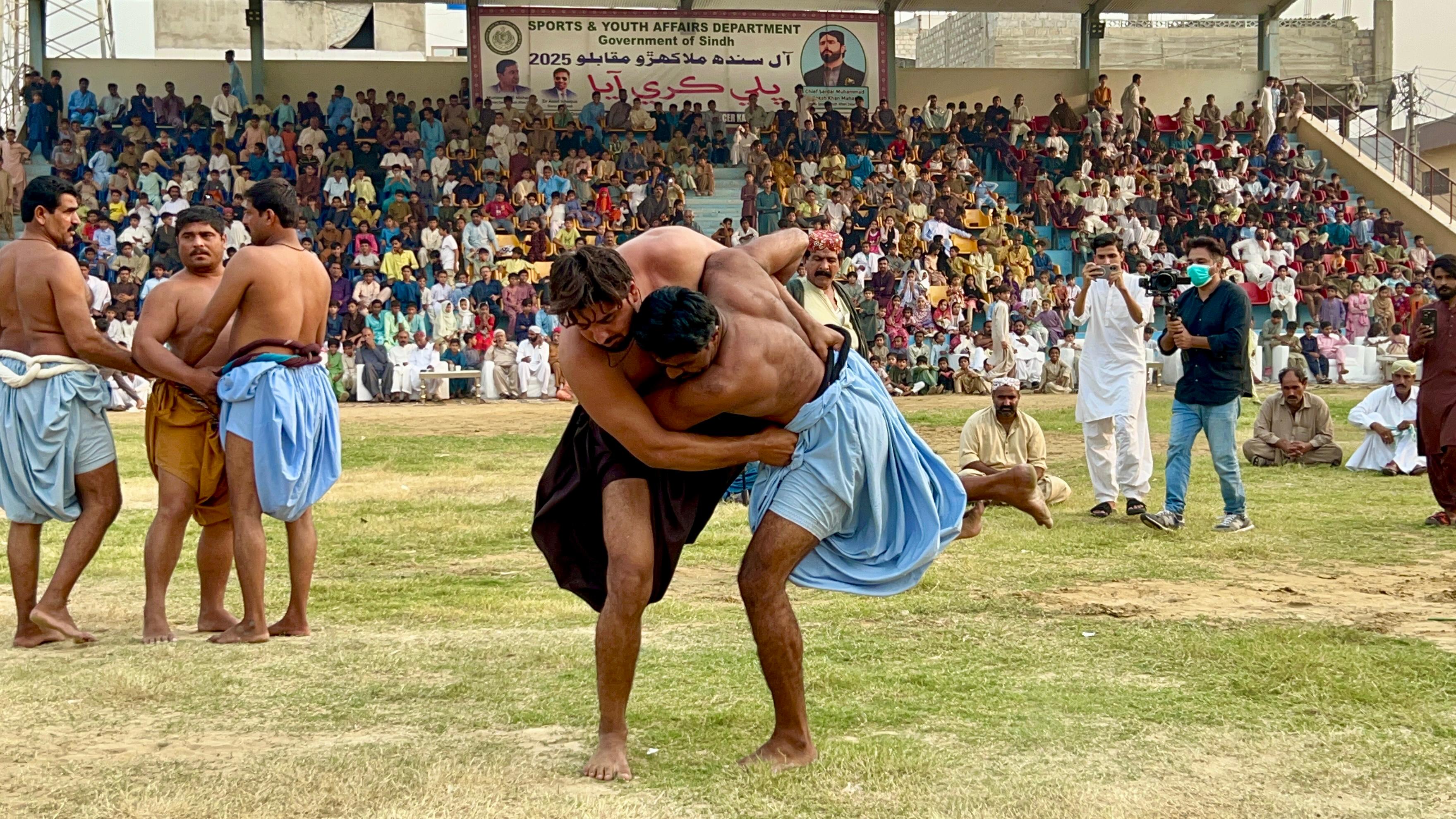 The traditional rural sport of Malakhra from Sindh is beginning to gain the attention of the Sindh government. The Sports Department of Sindh has officially inaugurated a two-day All-Sindh Malakhra event in the Sachal Goth area of Karachi.