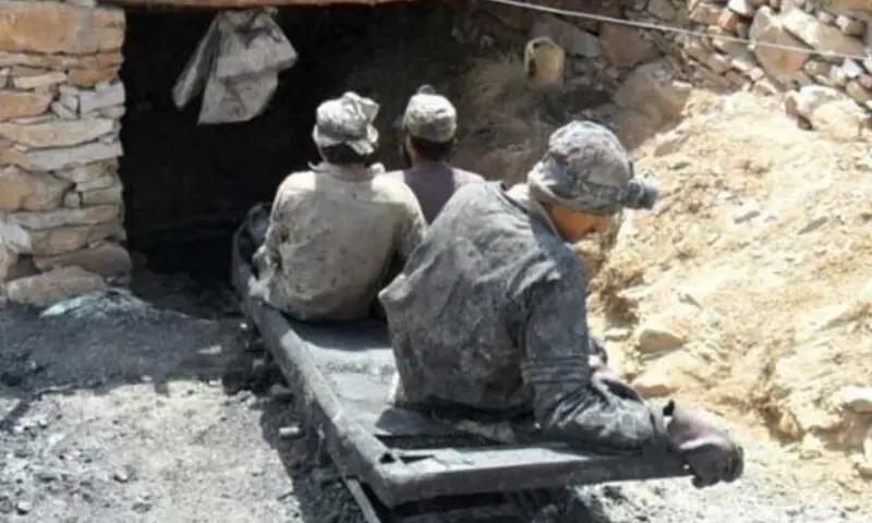 Quetta: Rescue workers recover nine more bodies from Soorange coal mine collapse.