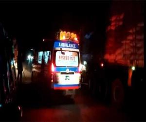 6 people were killed in a collision between buses on Mehran Highway in Nawabshah
