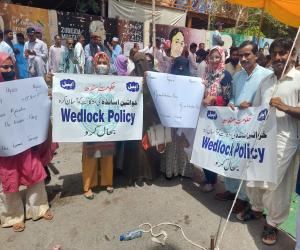Protest over non-upgradation of primary teachers in Karachi.