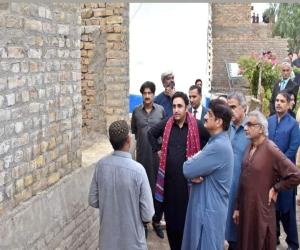 FM Visits Houses Built For Flood/Rain Victims In Vakiya Sangi Village Larkana Chairman PPP and Foreign Minister Bilawal Bhutto Zardari visited the village Vakiya Sangi of Larkana district on Friday evening and inspected the houses being built for the flood victims. Chief Ex