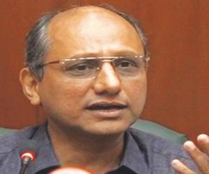  Saeed Ghani says City Council members favouring JI leader to further decrease if no-confidence motion moved against Karachi Mayor