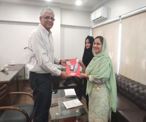 Secretary Sindh Blood Transfusion Authority Darnaz Jamal met the Caretaker Minister of Health, Public Health Engineering and Social Welfare Sindh Dr. Saad Khalid Niaz in his office