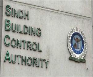    DG Sindh Building Control Authority, Rasheed Solangi reached on the site alongwith his team where Building was collapsed.