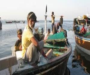 More than 100 boats sank in the sea due to rains in Gwadar