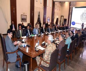 CM decides to launch strict action against purchase, sale of stolen goods to control street crime Police pickets to be set up on Right Bank of River to contain dacoits
