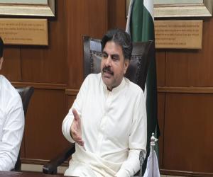 Thar coal companies must ensure measures to prevent heat stroke for the miners, Minister Nasir Shah.