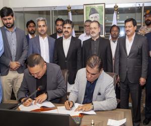 Chinese and Pakistani diplomats signed memorandums of understanding (MoUs) for five projects in transport, health, energy, and agriculture in Karachi, with support from the Sindh government.