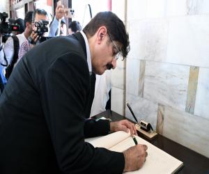 Murad urges citizens to reflect on forces that threaten Pakistan’s stability 