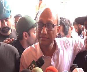 Saeed Ghani Vows to Relocate Residents of Dangerous Buildings to Save Lives Amid Karachi Tragedy