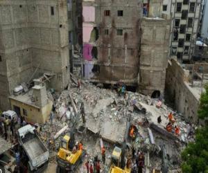 Demolition Begins on Adjacent Buildings After Lyari Collapse; More Declared Unsafe