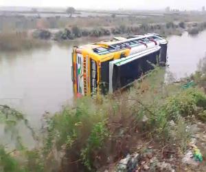Thatta: Bus Accident En Route to Keenjhar Lake, 6 Dead, 12 Injured