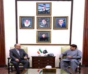 Sindh CM meets Iranian news Consul General, agrees to enhance trade ties