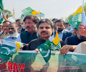 A 'Youm-e-Siyah' (Black Day) Rally was held at Mazar-e-Quaid on Monday, organized by the Karachi administration, to express solidarity with the people of Kashmir.