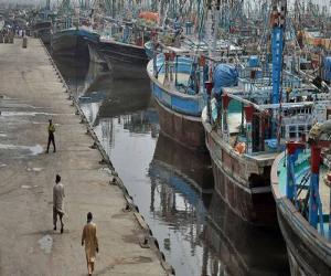 Daily Anti-Encroachment Operation and Cleanliness Campaign Underway at Karachi Fish Harbour