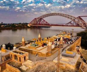 Sindh Chief Secretary Inaugurates New Revenue Complexes in Sukkur, Directs Officers to Prioritize Public Facilitation