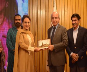 SMIU Hosts Celebrated Artist Bushra Ansari for “My Experiences and Encounters” Lecture