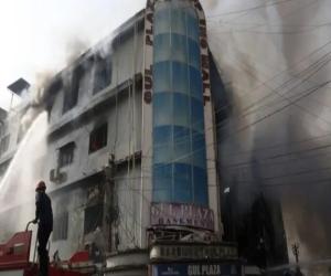 The CEO of Karachi Water Corporation stated that their first tanker reached Gul Plaza at 10:56 a.m. and water supply continued without interruption.