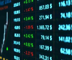 KARACHI: Bullish Trend at PSX, KSE-100 Index Surges by Over 1800 Points