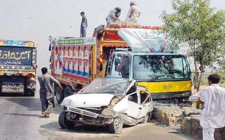  ٹریفک حادثات میں اموات دہشت گردی سے کئی گنا ذیادہ ہوتی ہیں۔
