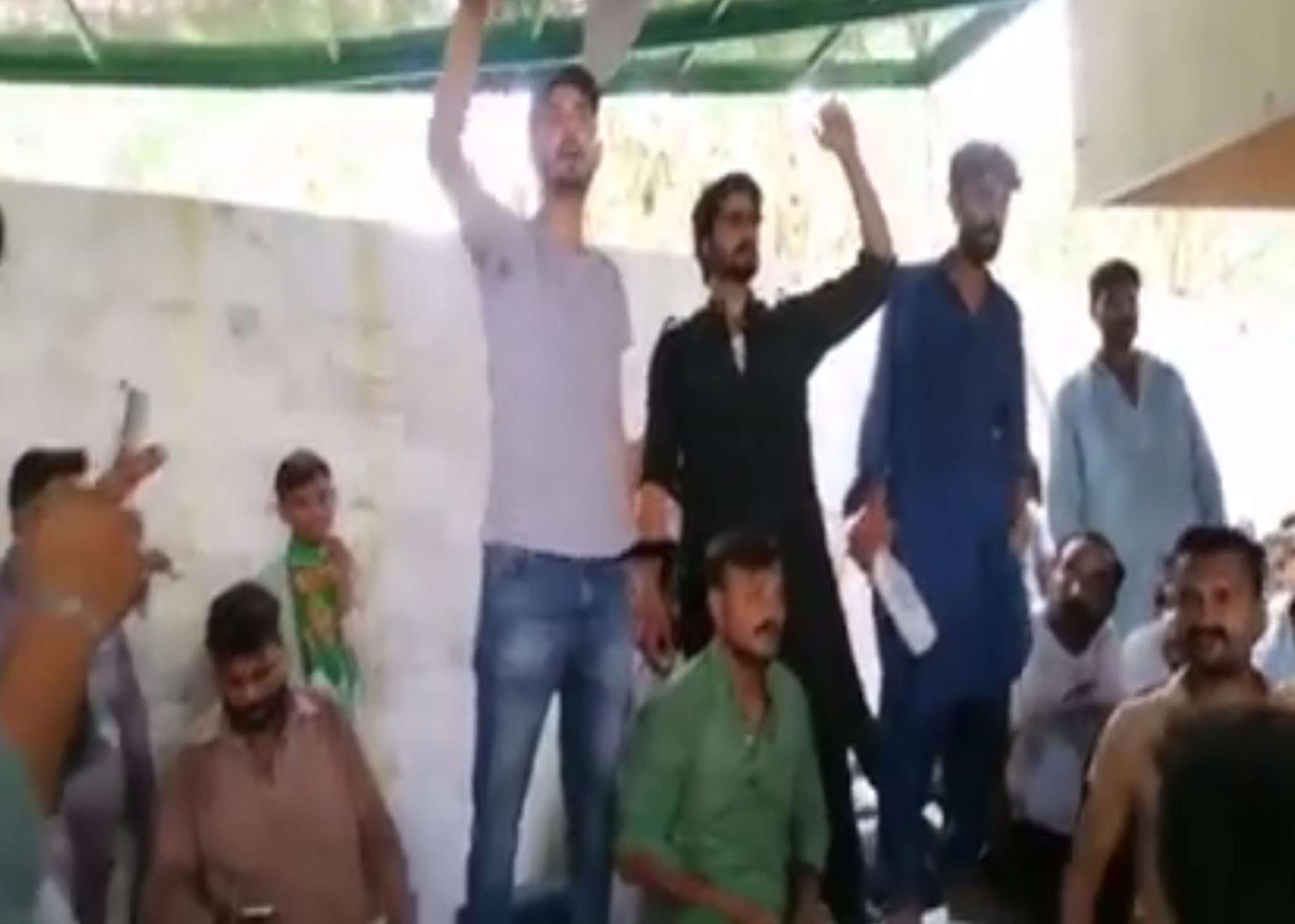  کراچی میں مسلم لیگ ن کے کارکنان کااحتجاج 