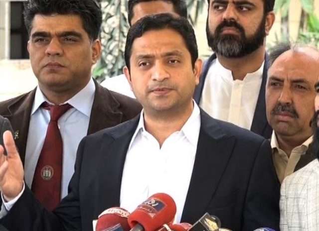 کراچی میں نگلیریا کا پھیلاو۔ تحریک انصاف نے وزیراعلی ہاوس میں  صورتحال پر خط جمع کرادیا۔