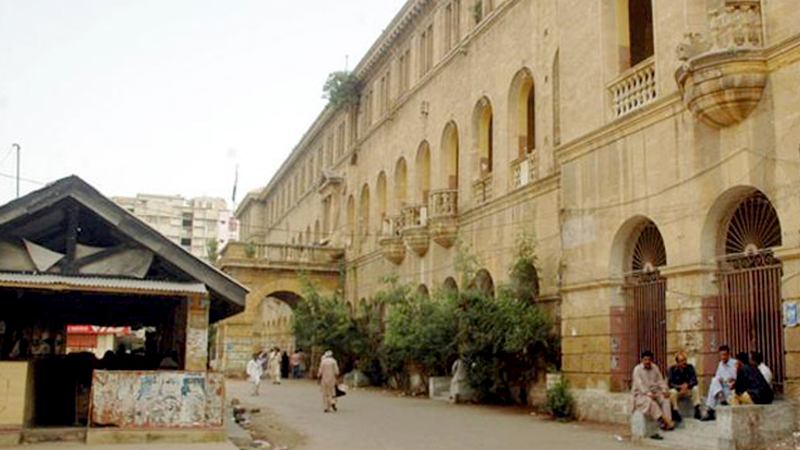 سٹی کورٹ کراچی  کے مال خانےسےمبینہ طورپراسلحہ کرائے پر ملتا ہے۔ 