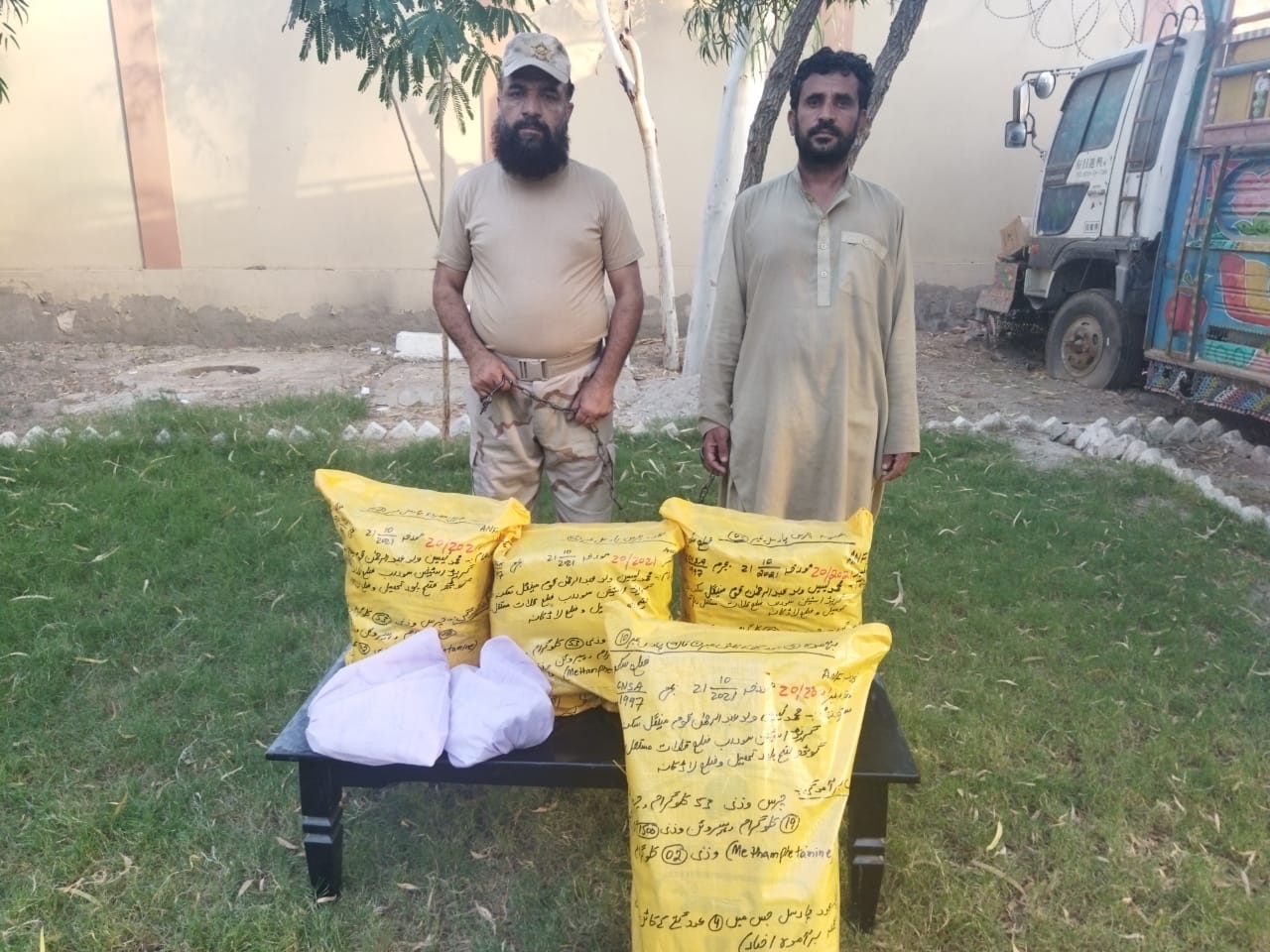 بحرین اورکینڈاسے کراچی کےلیے بک کرائے گئے پارسل سے منشیات برآمد 