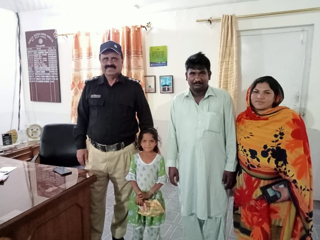کراچی کے علاقے بن قاسم پیپری سے اغوا ہونیوالی سات سالہ بچی جام شوروسے بازیاب ملز م ایزی پیسہ سے تاوان طلب کررہا تھا