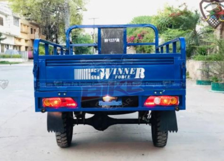 رکشہ، سوزوکی، پک اپ اور ٹرک کو تو آپ نے مال برداری کے لئے استعمال ہوتے دیکھا ہوگا