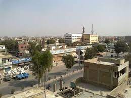 پاک کالونی پراناگولیمارکوگارڈن سےملانےوالےپل کی بائونڈری وال کئی سالوں سےٹوٹ پھوٹ کاشکارہے،
