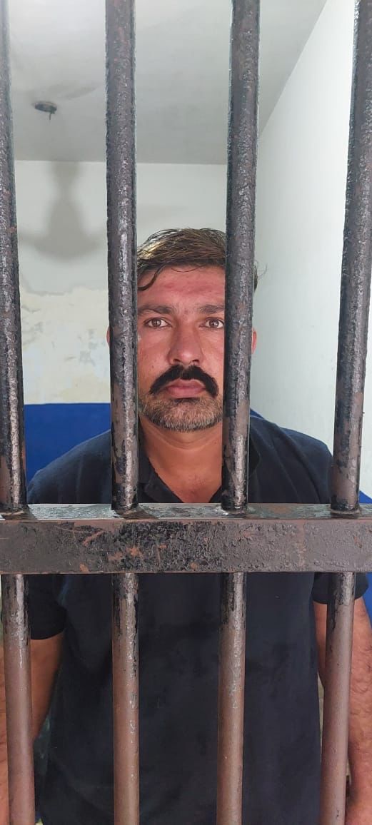 کراچی گلستان جوہر میں خاتون پر تشدد کے کیس میں ملو ث گارڈکو تیرہ اگست تک ریمانڈ پر پولیس کے حوالے کردیا گیا۔